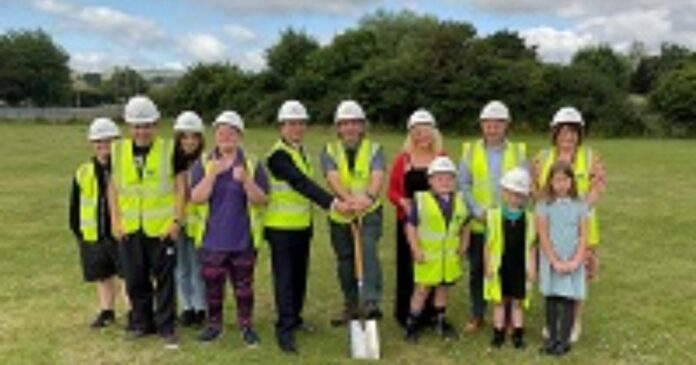 Ysgol Cedewain turf-cutting ceremony – Powys County Council